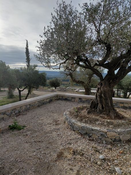 Pierre de Puygiron et couvertine en pierre du Maroc