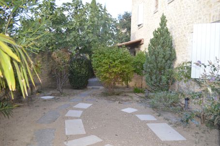 Pas japonais en pierre