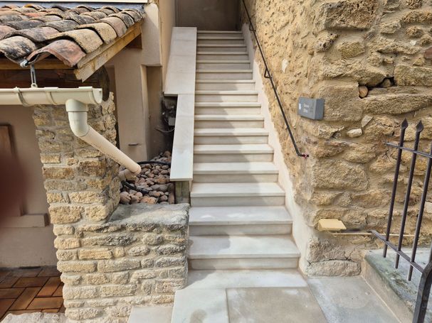 Escalier en pierre