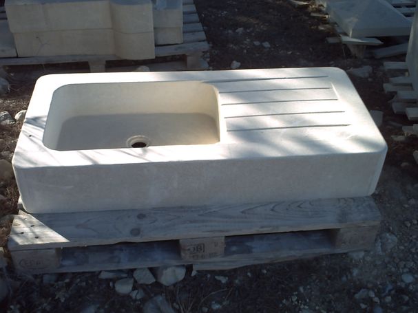 Evier en pierre avec égouttoir